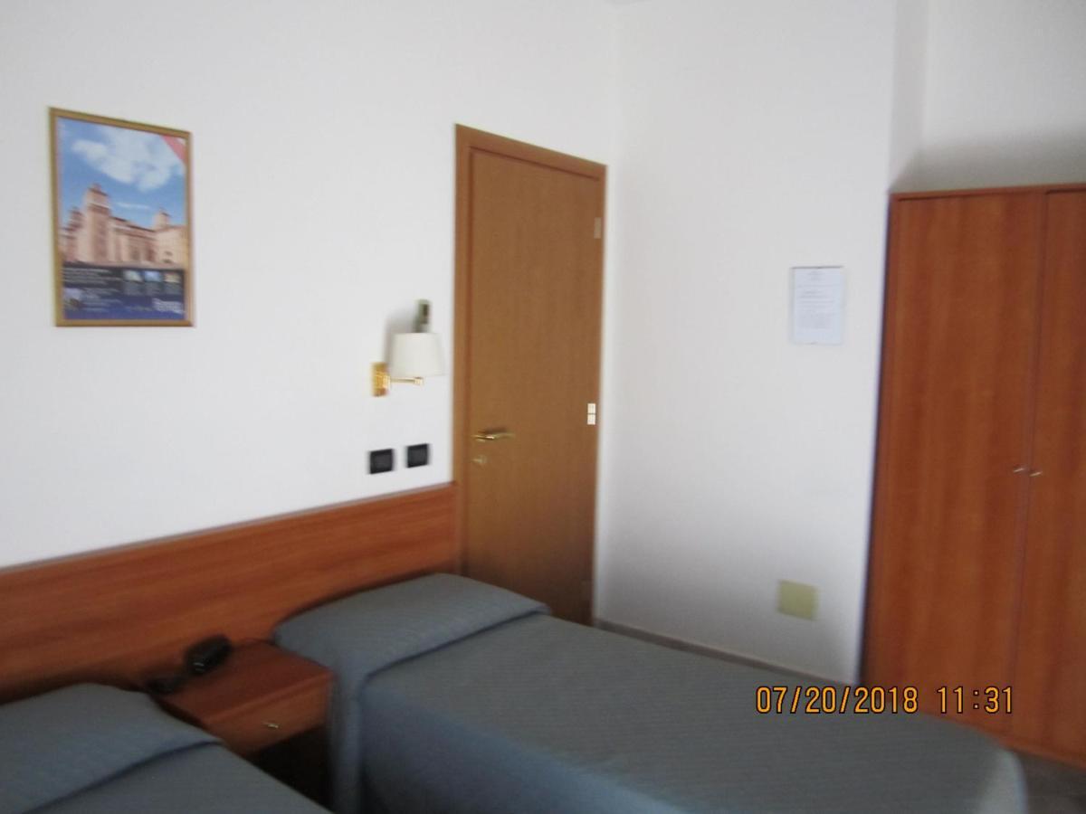 Adelphi Room & Breakfast Ferrara Exterior foto